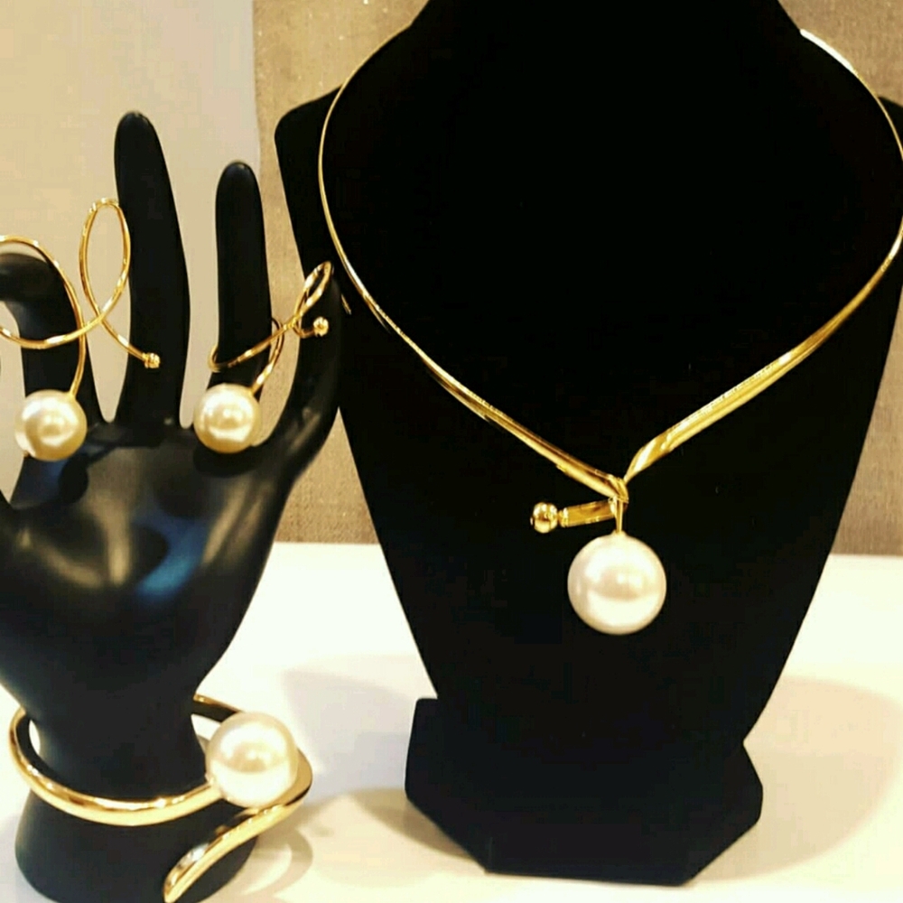 Faux pearl  set